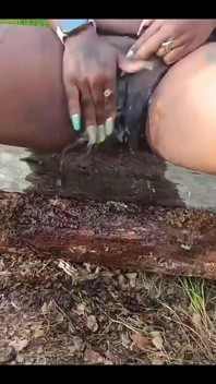 Several Squirts in the Park Alone with a Very Wet Pussy Thinking About Dick