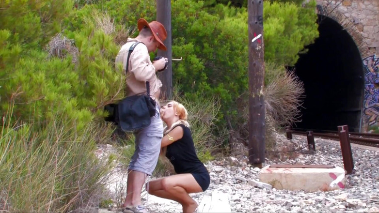 Slutty Milf: Pierced chick gives some squirt in the outdoor sex action