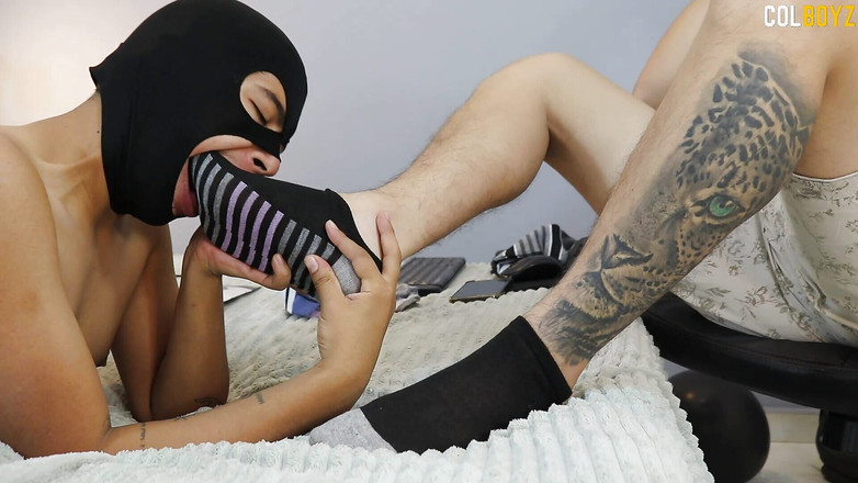 Tomas Styl: Il giorno in cui indosso le mie calze nere, la...