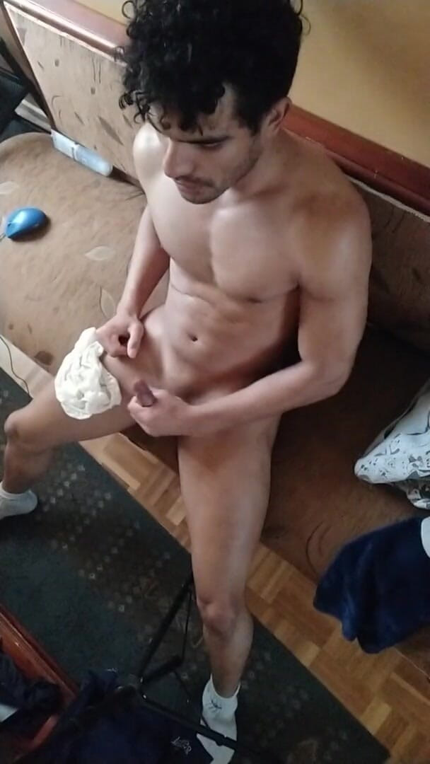 trebol_Jess: very hot latin brunette jerks off and squirts