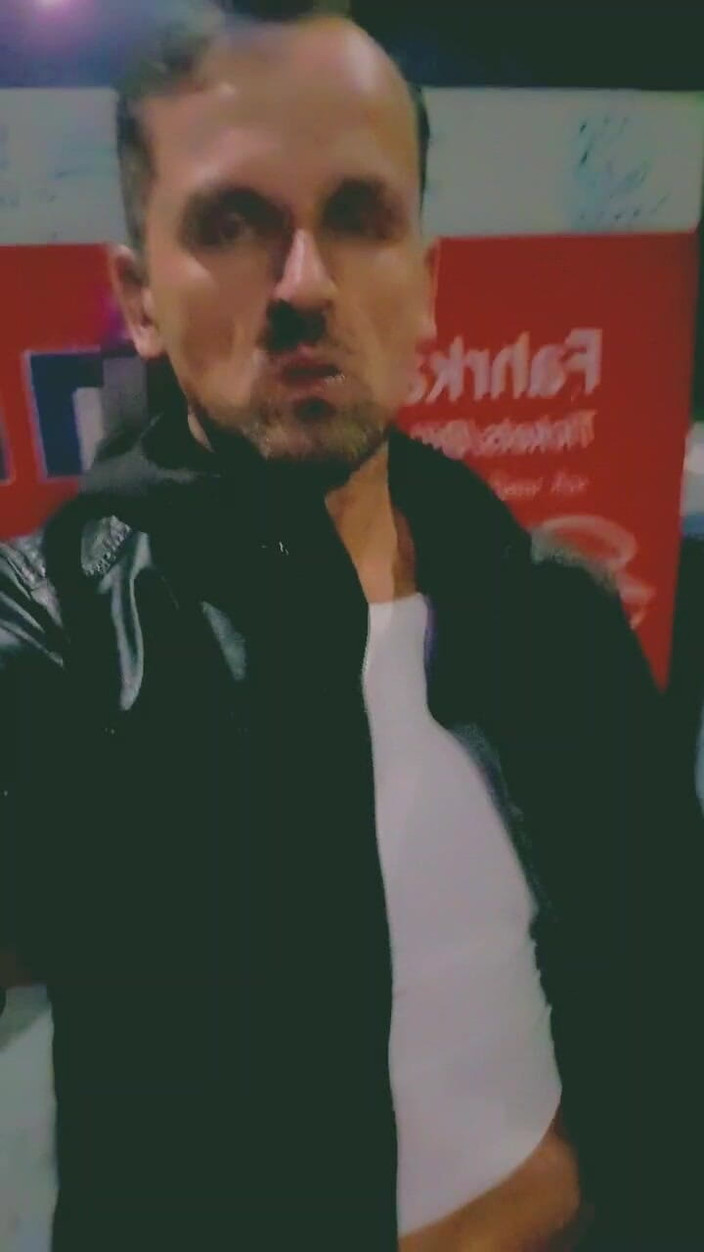 Slutboyben: Sürtükboyben cam4 erkek delisi teşhirci tren istasyonunda seyir ediyor i