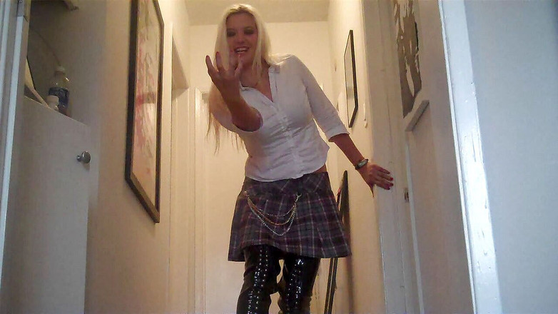 Cryptostudios: Tabitha - Пытка яиц 240