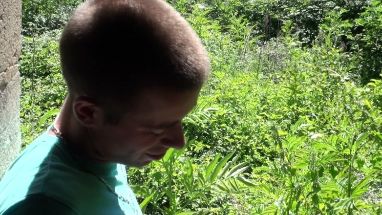 Crunch Boy: Straight guy sucked by ebony in exhib outdoor place