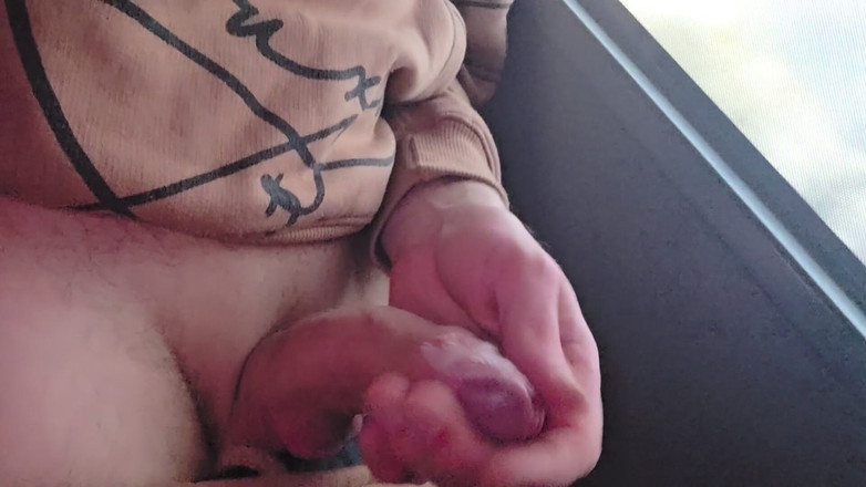 KrissKiss: Wank berisiko di Dalam Bas