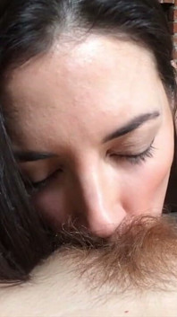 Jelena Jensen вылизывает Mindi Mink в видео от первого лица!