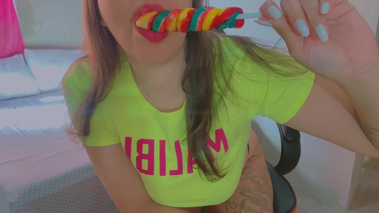 More Candy: Memek gadis nakal ini dientot habis-habisan sampai mengerang keenakan