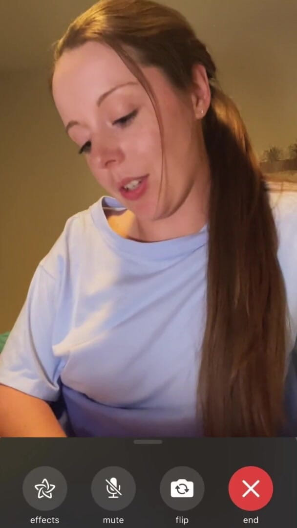 Nadia Foxx: Kejutan coli dari saudara tirimu waktu lagi facetiming!!