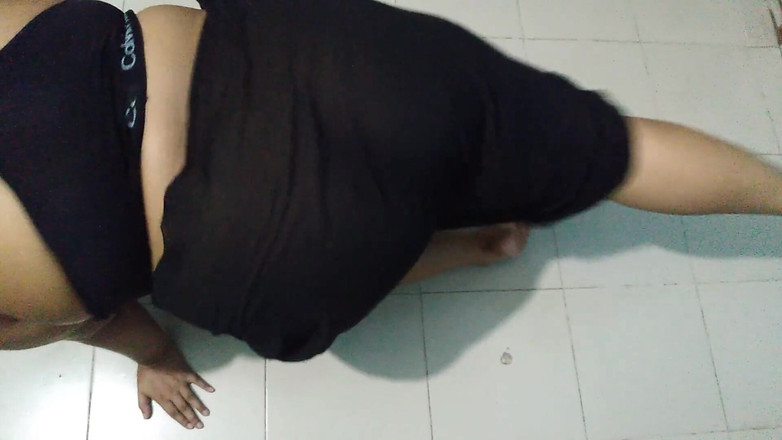 Aria Mia: Desi zia allena il grosso indiano