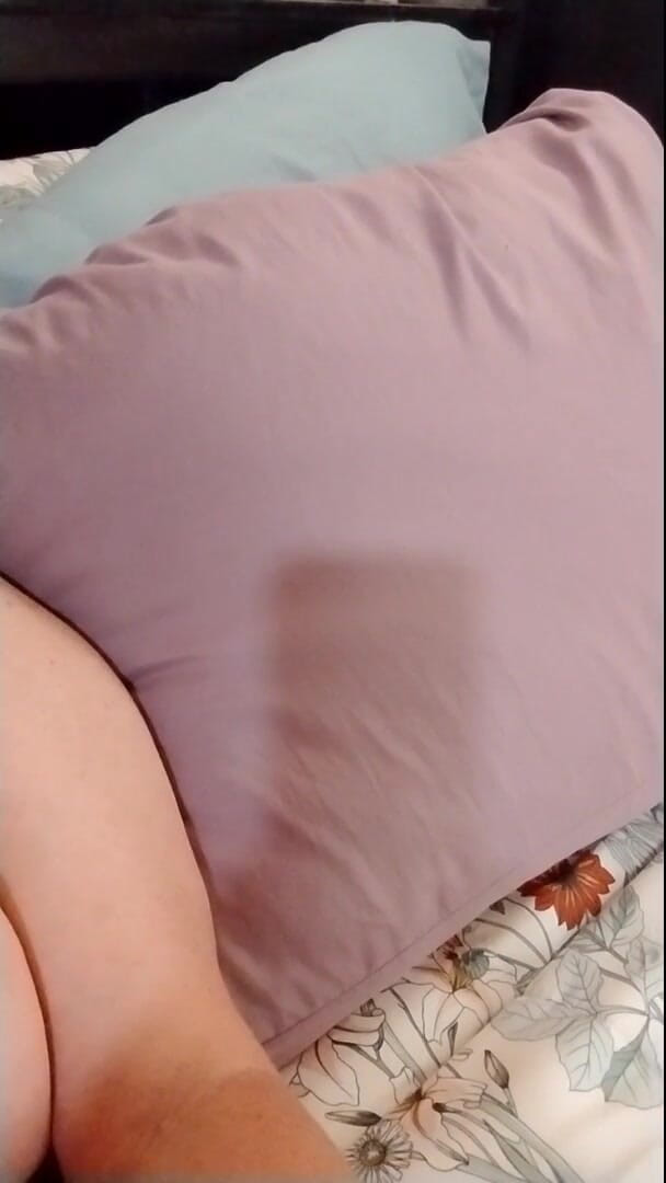 Abby Anna: 대박 근접 촬영 하품 토플리스 작은 이야기
