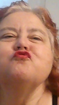 Mini Lipstic Chat Dressed