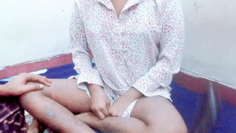 Favorite obsession: Üvey babam dildoyla parmaklarken beni aradı ve beni daha sert...