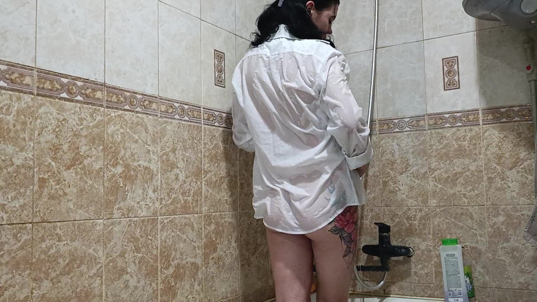 Irochka3008: 딜돔으로 샤워하고, 스쿼트를 합니다