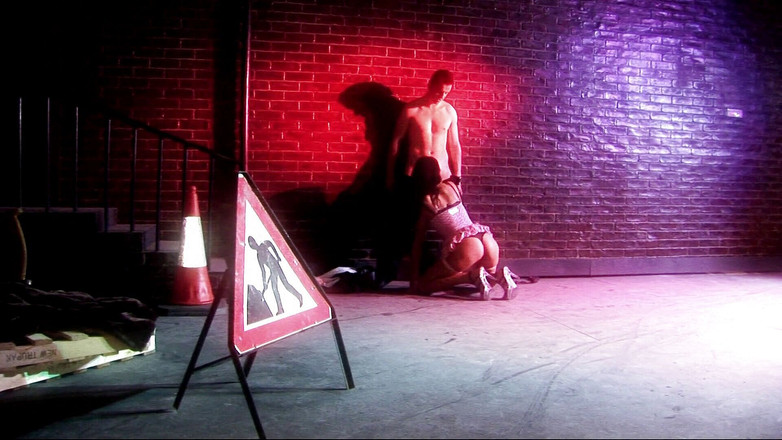 Nightlife Orgies: Les motards savent sûrement comment lancer une orgie appropriée