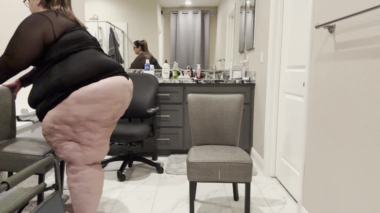 Plump Paradise: Luxe ve spodním prádle: Baculatá Rajská Těsná židle Škádlení (wmv)