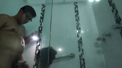 Crisanto999: Duşta sikiştik üvey kız, kimse farketmeyecek ama beni kaydediyor