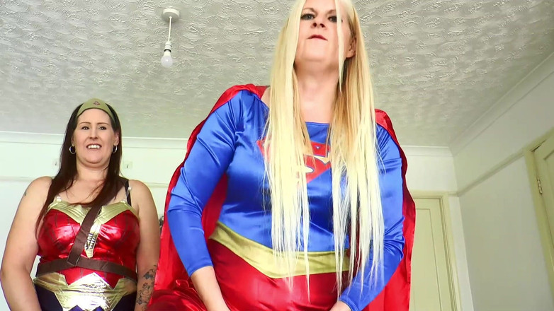 Natasha Love: Супергероины наказывают тебя своими членами фута