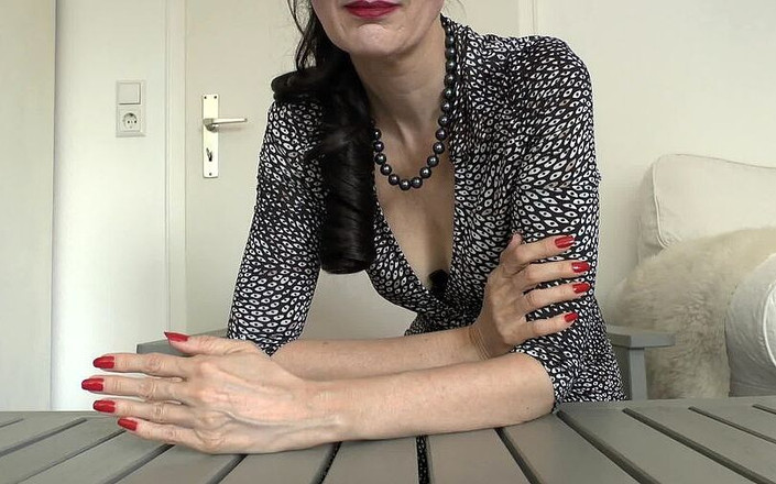 Lady Victoria Valente: Rode klassieke lange vingernagels