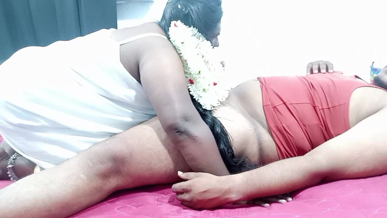 Veni: Istri tamil tamil lagi asik ngentot posisi cowgirl sampai dientot...