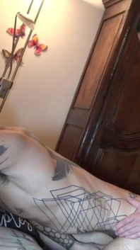 Azjatycka dziwka zerżnięta na surowo przez arabską prostą ciekawą