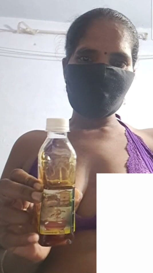 Jayaselvi: Tayangan lubang pepek seks saya dalam panggilan video