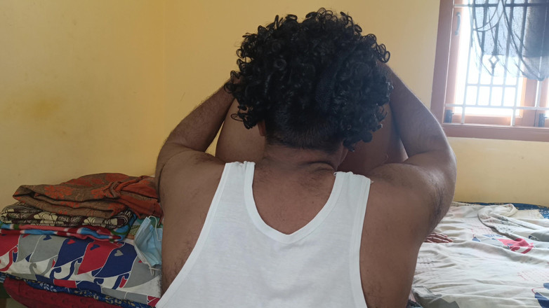 Palani69: Bà nội trợ liếm âm hộ và đụ kiểu chó