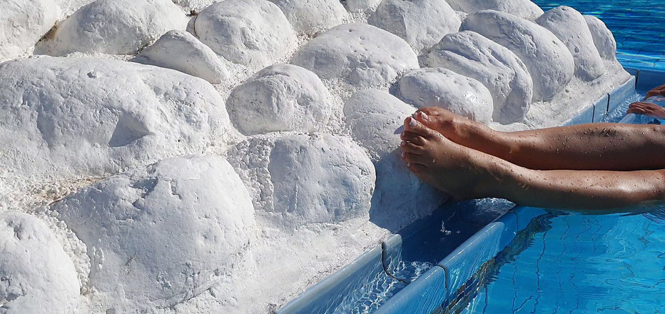 Fetish intimmedia: Sexy milf speelt met voeten