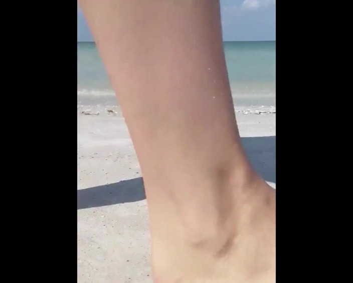 Princess Lextacy: Listen to my foot steps on the beach