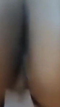 Big Booty Ebony Mengendarai Dildo di Cam