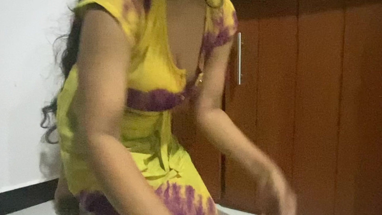 Arabicqueen: Tatie de ménage indienne, travail honnête