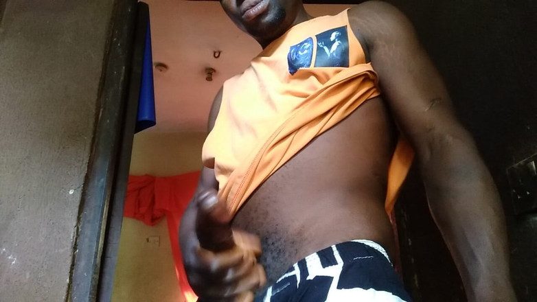 Moviesporn1: Éjaculer fort, c’est le meilleur pour montrer l’amour aux filles...