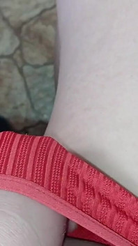 Eu me masturbando para o sexo da minha meia-irmã e madrasta