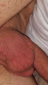 Doce bunda rosa do enteado recebe porra em seu buraco apertado!
