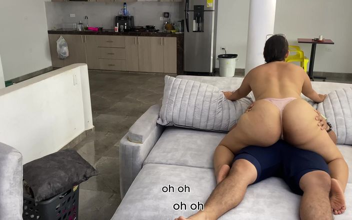 MaRaSexx: Mijn buurman profiteert ervan dat ik hem om hulp vraag...