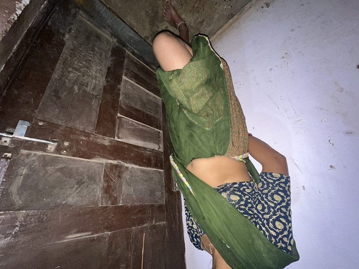 Ritu: 家に呼ばれた村の女性とのセックス