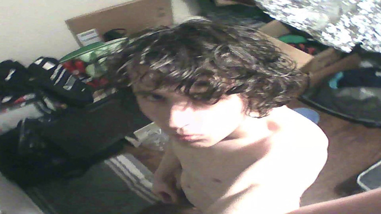 lonewanderer821: Mi spoglio, faccio il colletto e mi sego!