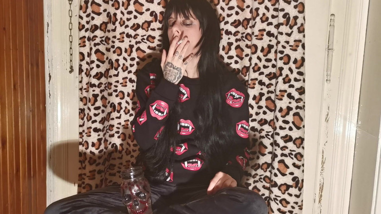 Beth Kinky: Smokint mistress behind the scenes