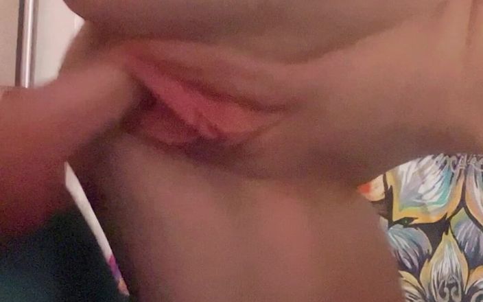YourSexyRabbit: 彼は私をとてもよくファックしたので、私は恋に落ちた