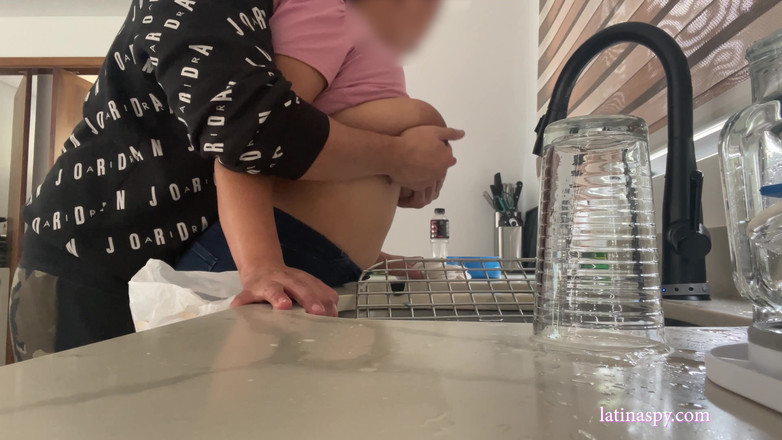 Time traveler: Mucama tomar una ducha conmigo