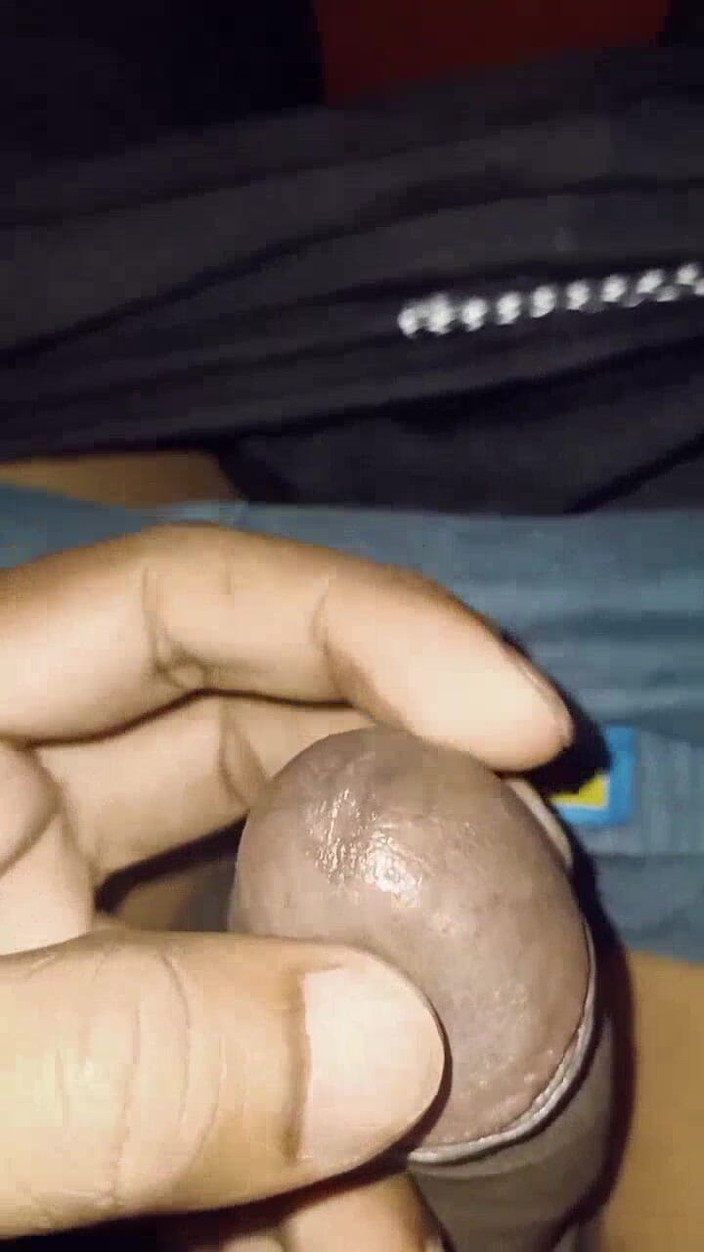 Alennaden: एडन हथेली दिखाता है और उसका लंड रगड़ता है