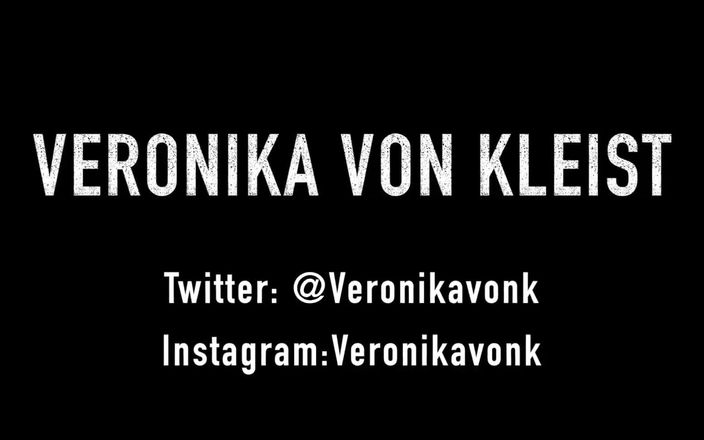 Veronika Vonk: Una ragazza dal corpo perfetto con la figa pelosa e...