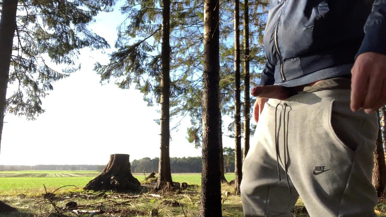 Fratchino: 辣妹开始在户外撸撸