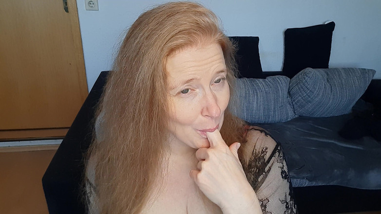 Curly_Dreams: Rychle stříkni svému Santovi do obličeje