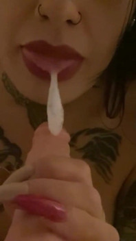 Pipe dans la baignoire en POV