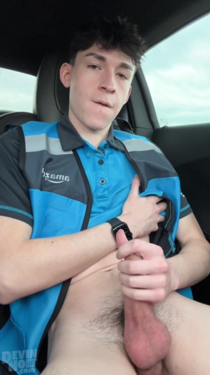 The Show Studio: 勤務日中のマスターベーション