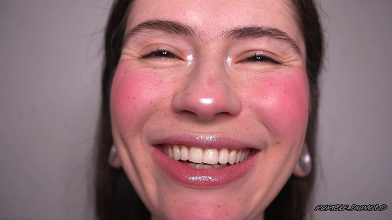 Rarible Diamond: Asmr iyi bir kız