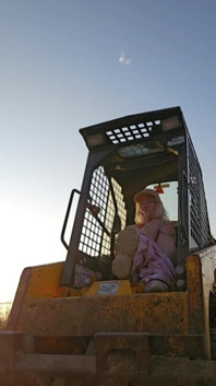 A Young French Wo Masturbate Herself on Her Dildo in a Tractor