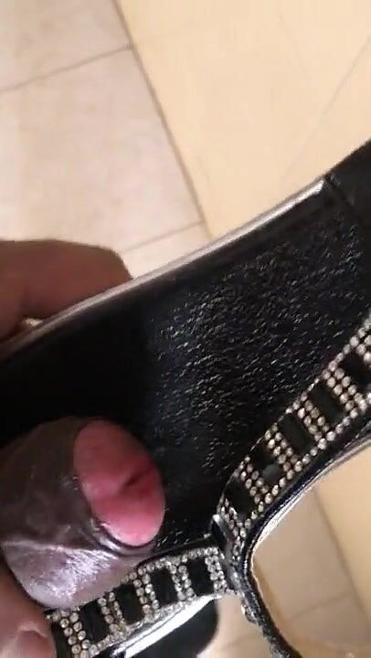 Sexy sereppu: My Wife's Sandal