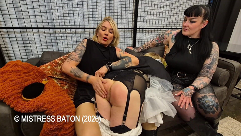 MistressBaton: Hand &amp; Haarborstel Voor De Sloveense Meid