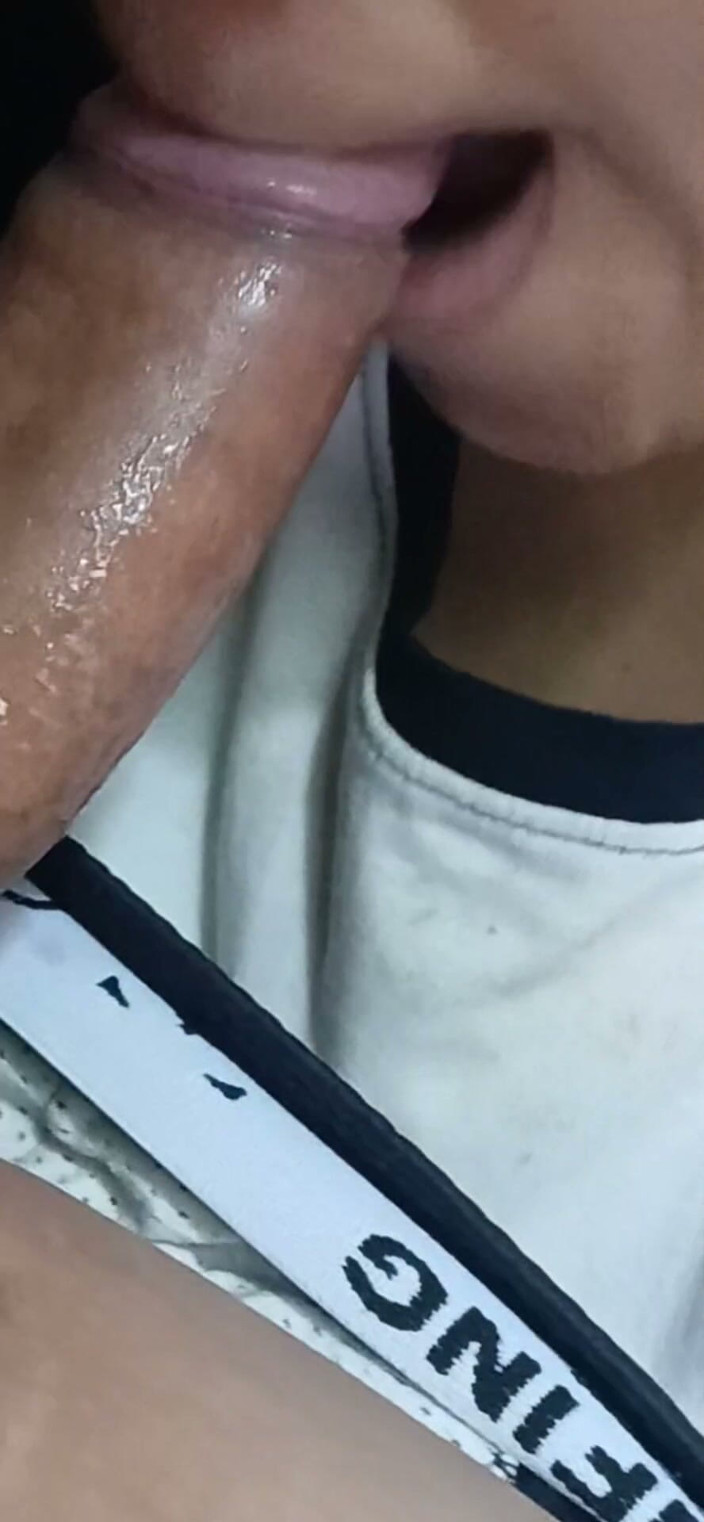 eldlie: Novia de rodillas da mamada