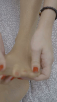 시스루 나일론 발로 괴롭히는 미시 밀프